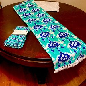 Table runner Matching Reusable Napkins